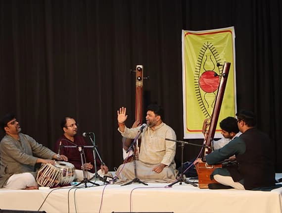 Spic Macay